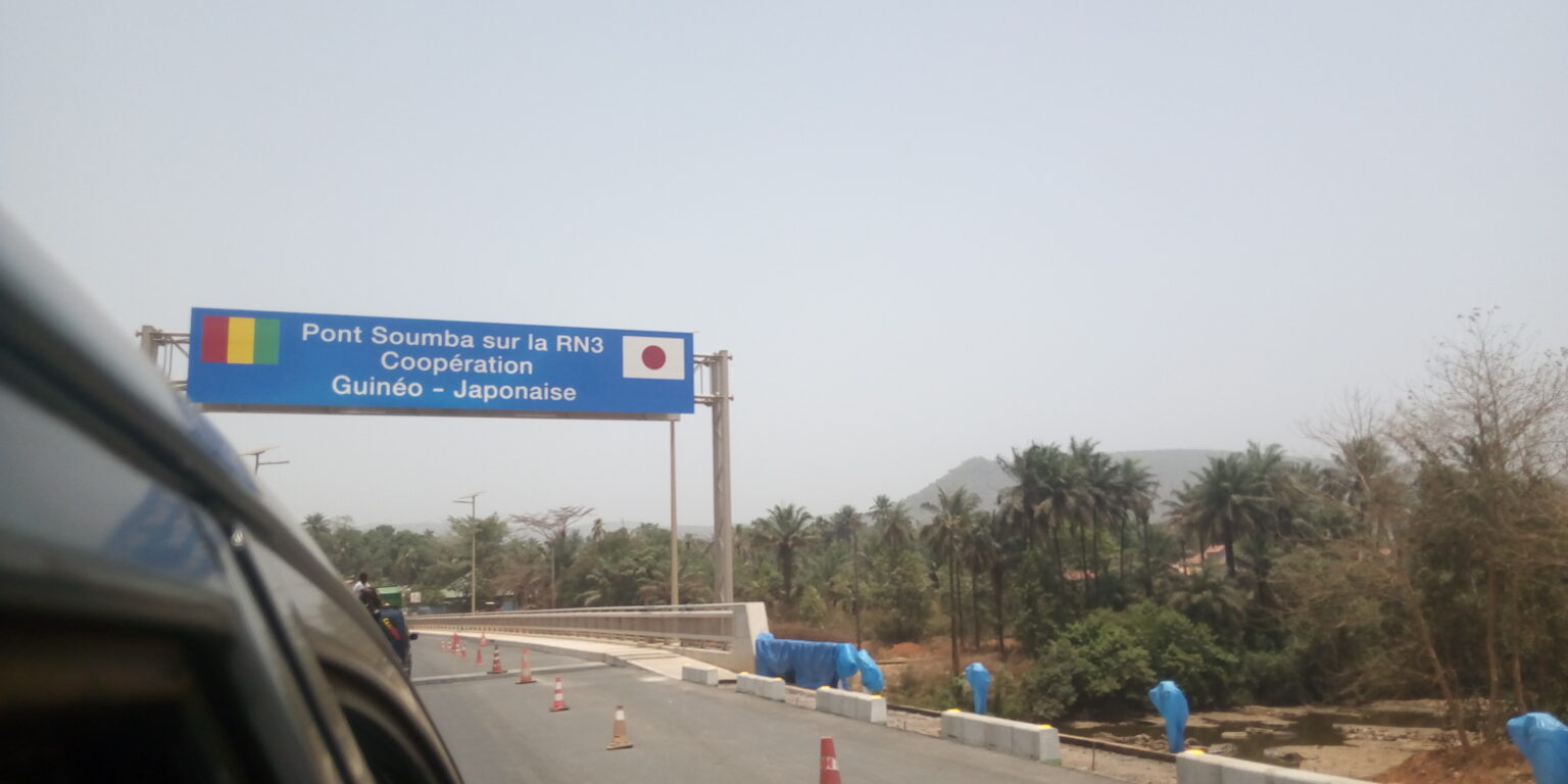 Dernière minute: le pont de Khorira partiellement ouvert(photos)